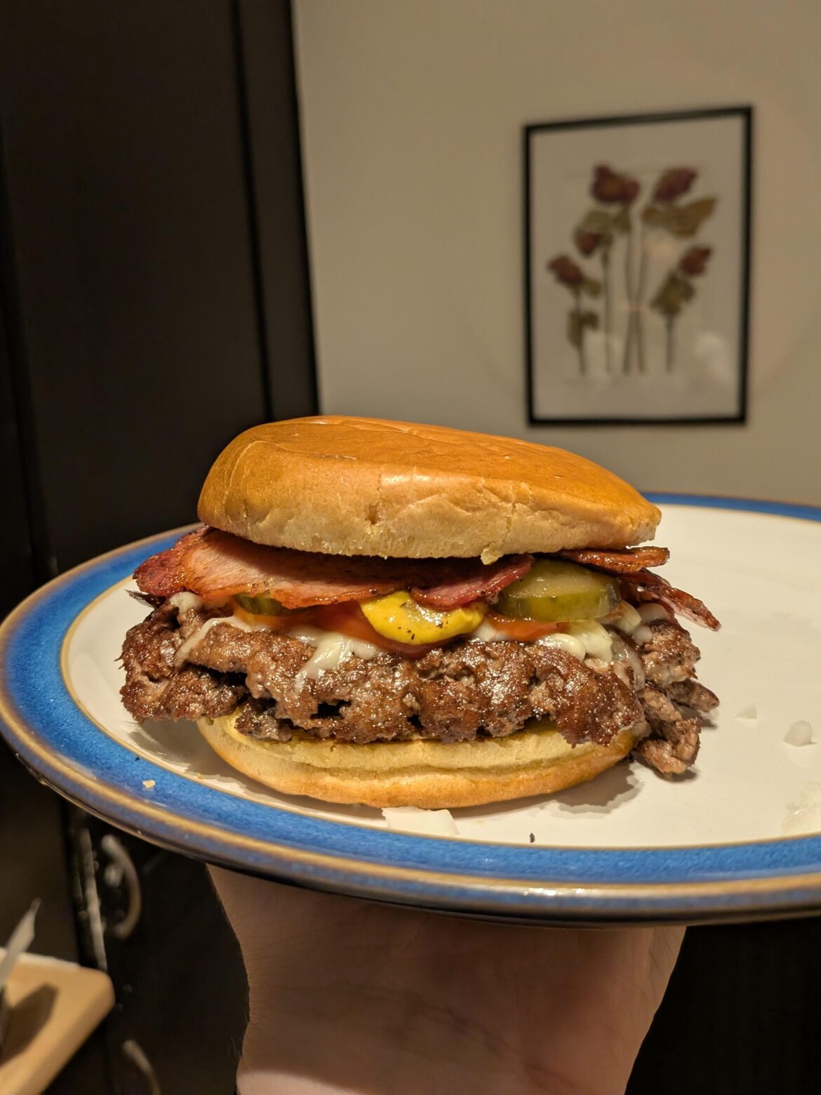 Smash burger with smoked back bacon