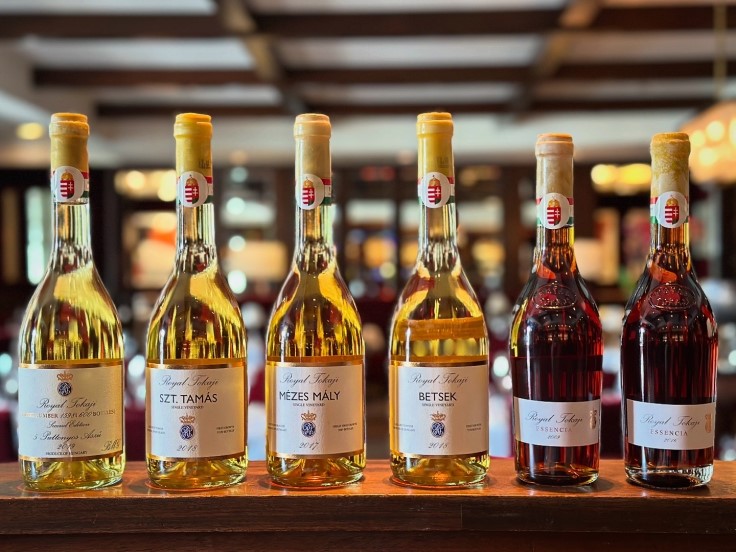 The wonderful colours of Tokaji Aszú (© The Village Pub)