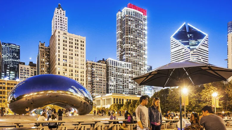 Outdoor seating for diners near The Bean in Chicago
