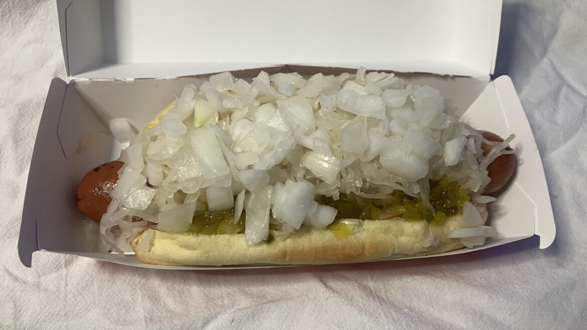 I might’ve been able to get more onion on the bottom of this spicy bite if I pressed down hard enough. 🧐