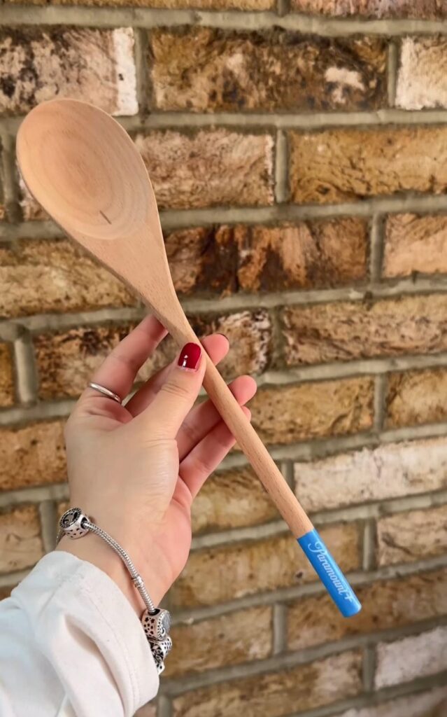 Paramount spoon with delivery