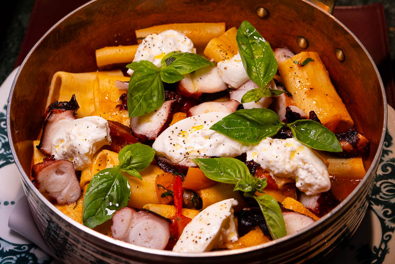 Bella Vita Bistro is an elegant Italian restaurant in Shanghai.