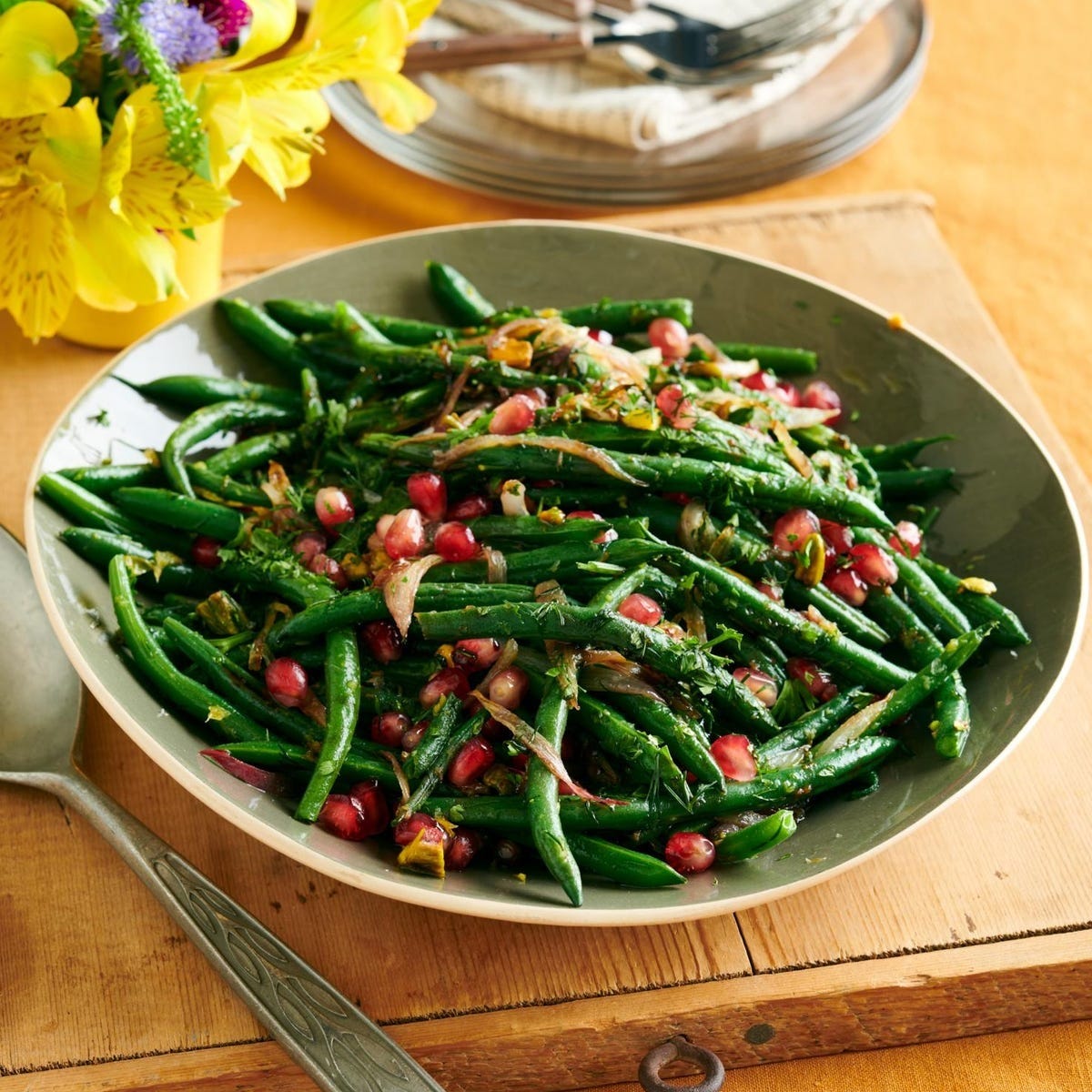 christmas dinner sauteed green beans with pomegranate