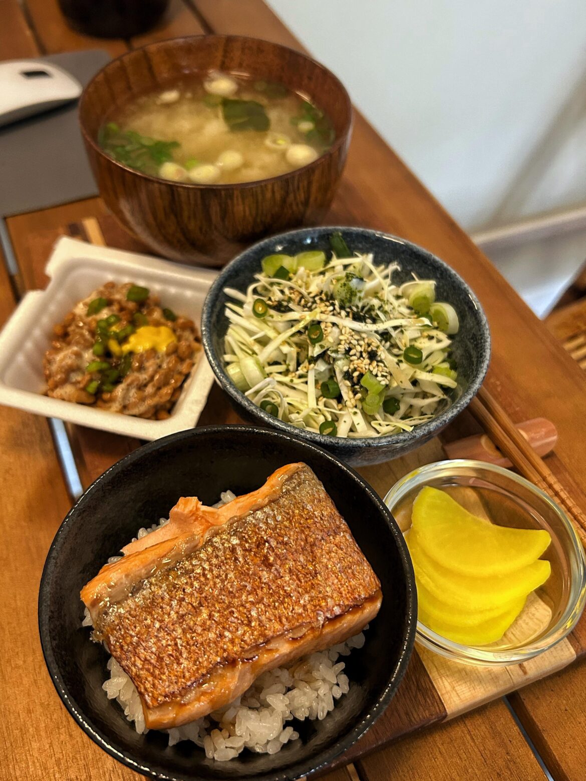 Big breakfast set! Celebrating our big mayoral win here in NYC ✌️