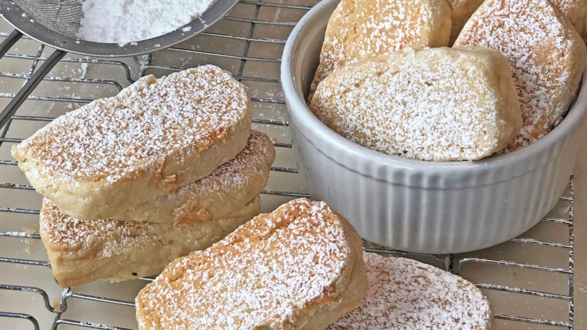 Lemon-coconut cookies