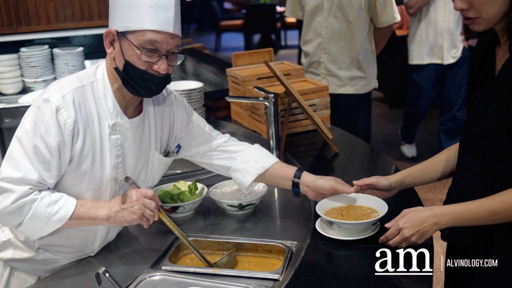 [REVIEW] From Christmas Snickers Cake to Live Grills, Your Ultimate Holiday Feast Awaits at Oscar's at Conrad Singapore Marina Bay - Alvinology