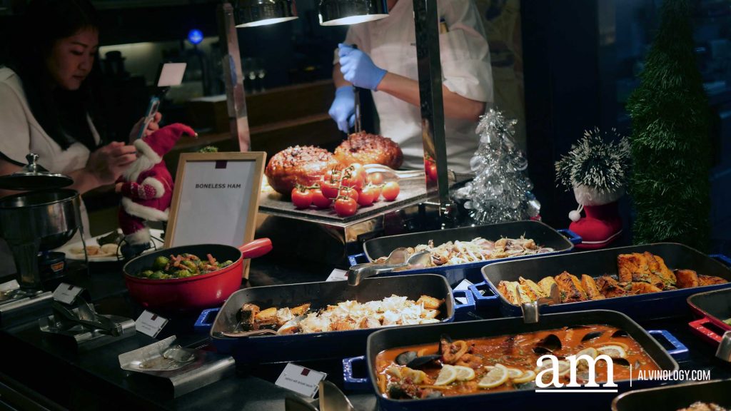 [REVIEW] From Christmas Snickers Cake to Live Grills, Your Ultimate Holiday Feast Awaits at Oscar's at Conrad Singapore Marina Bay - Alvinology