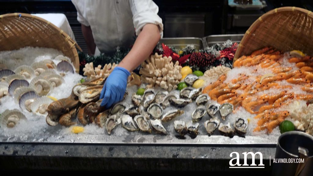 [REVIEW] From Christmas Snickers Cake to Live Grills, Your Ultimate Holiday Feast Awaits at Oscar's at Conrad Singapore Marina Bay - Alvinology
