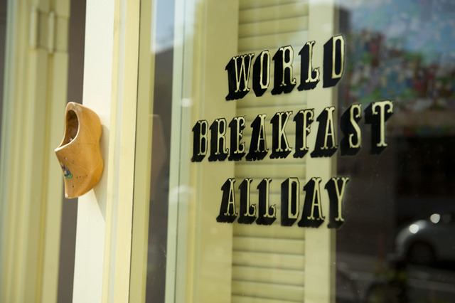 World Breakfast All Day offers a one-plate French breakfast menu (1,500 yen)