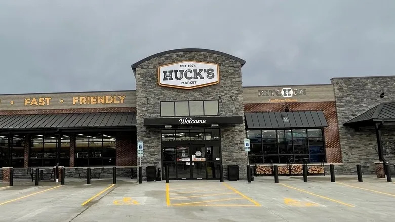 The exterior of a Huck's Market store
