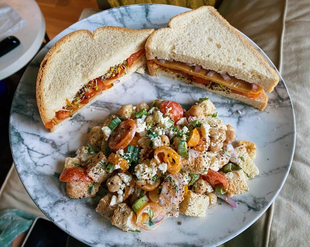 sandwich + panzanella salad (aprx 300)