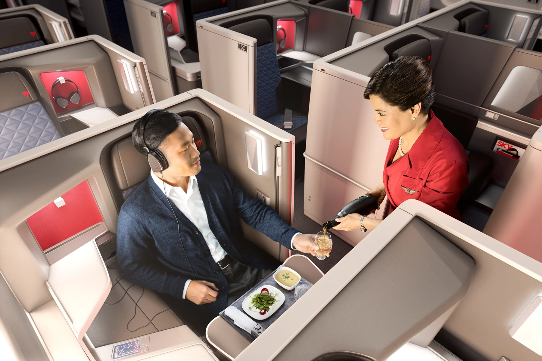 10 Airlines with Best In-Flight Food in the World in 2025 According to Readers