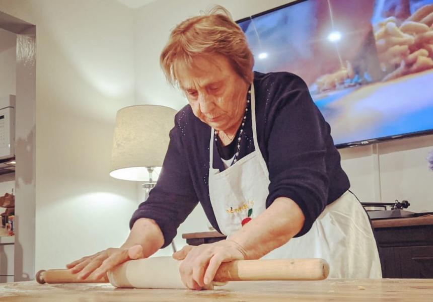 There’s an 84-Year-Old Nonna Livestreaming Pasta-Making Classes from Italy There’s an 84-Year-Old Nonna Live-Streaming Pasta-Making Classes From Italy