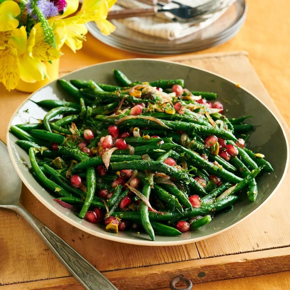sauteed green beans with pomegranates christmas vegetable dish