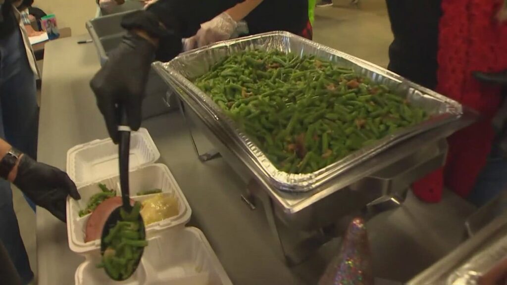 Tacoma community comes together to provide Christmas meals