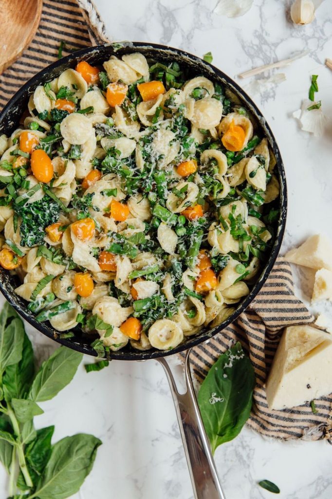 One-Pot Pasta Primavera With Summer Veggies & Ricotta_simple pasta recipes