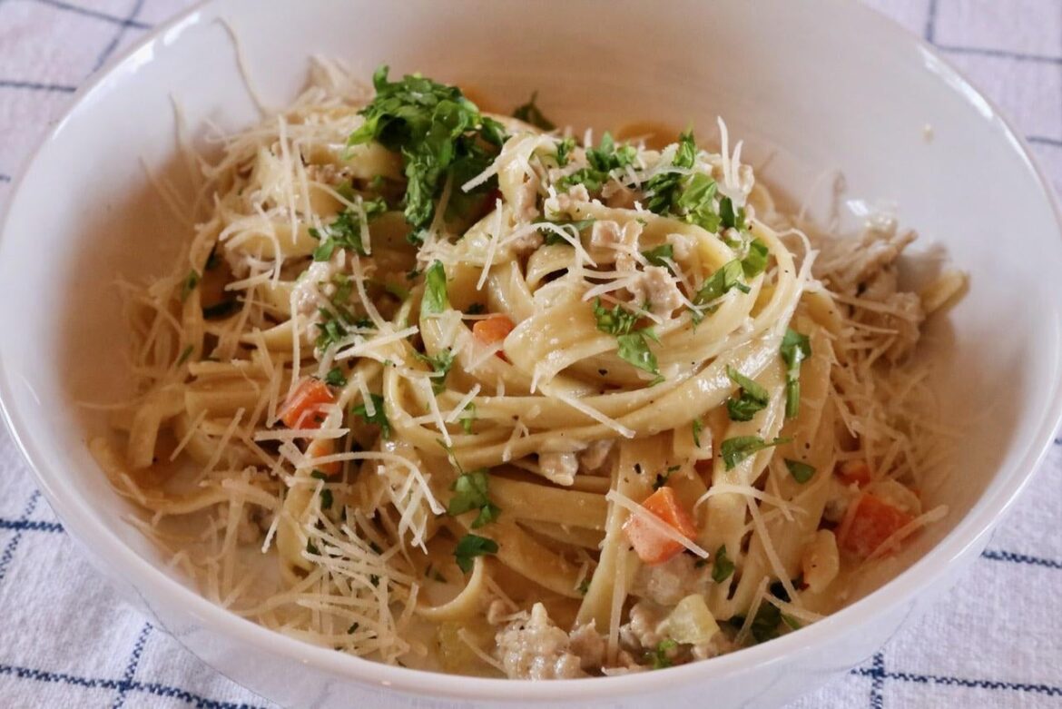 Fettuccine with White Ragu Pasta Sauce Recipe