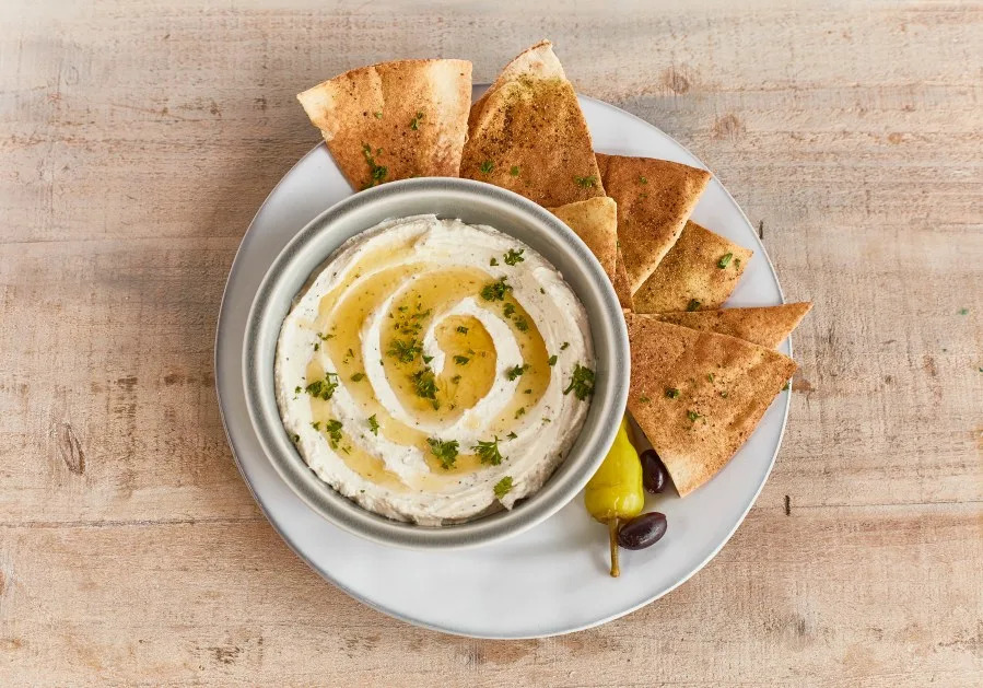 Taziki’s offers healthy dishes in alignment with a classic Mediterranean diet. The menu features appetizers, salads, hearty entrees, gyros, baklava and more, with options that are gluten-free, vegetarian or vegan-friendly.