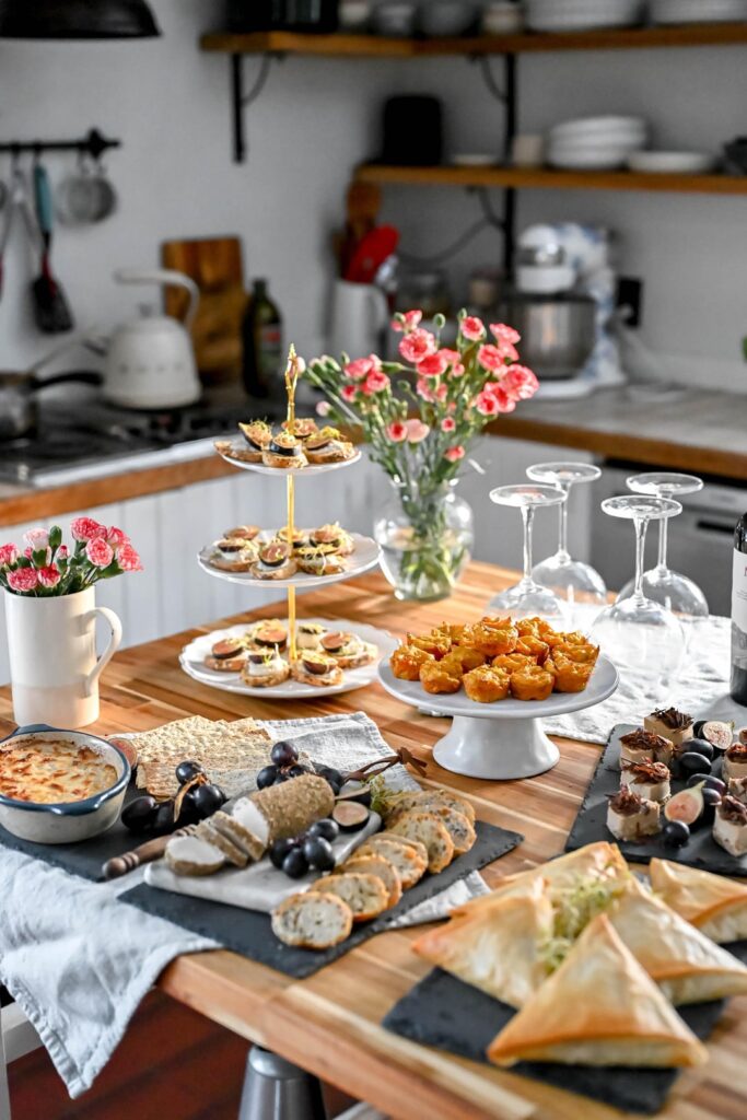 Vegan finger food dinner for my vegan friends 🌱💕