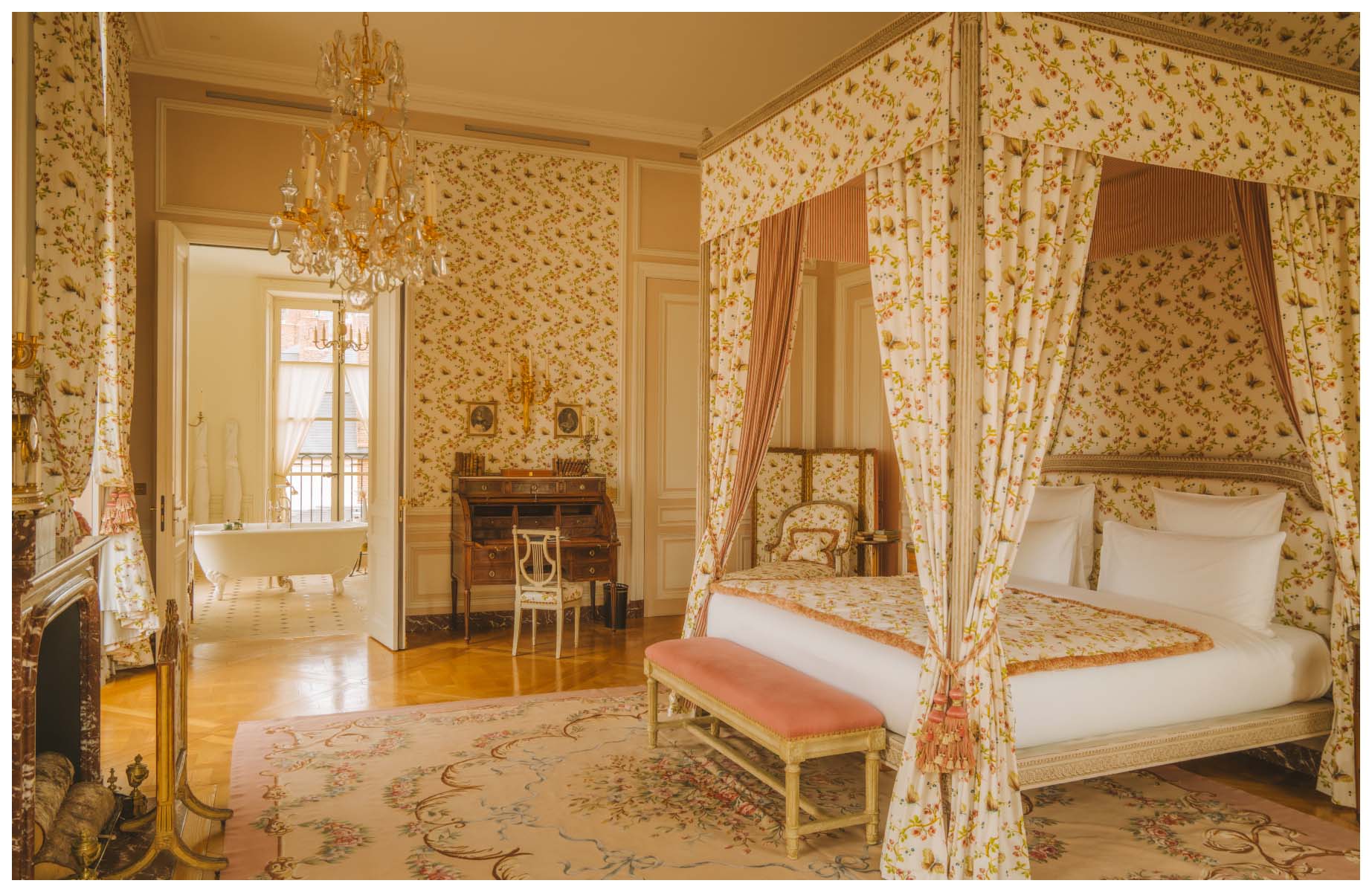 Room at the Airelles Hotel, Palace of Versailles - Le Grand Contrôle. © Joann Pai/The MICHELIN Guide