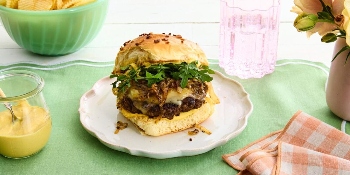 Best French Onion Burger - How To Make French Onion Burgers