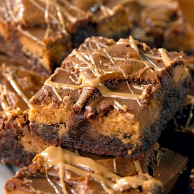 Food, Chocolate brownie, Cuisine, Dish, Ingredient, Dessert, Fudge, Baked goods, Chocolate, Nut butter, 