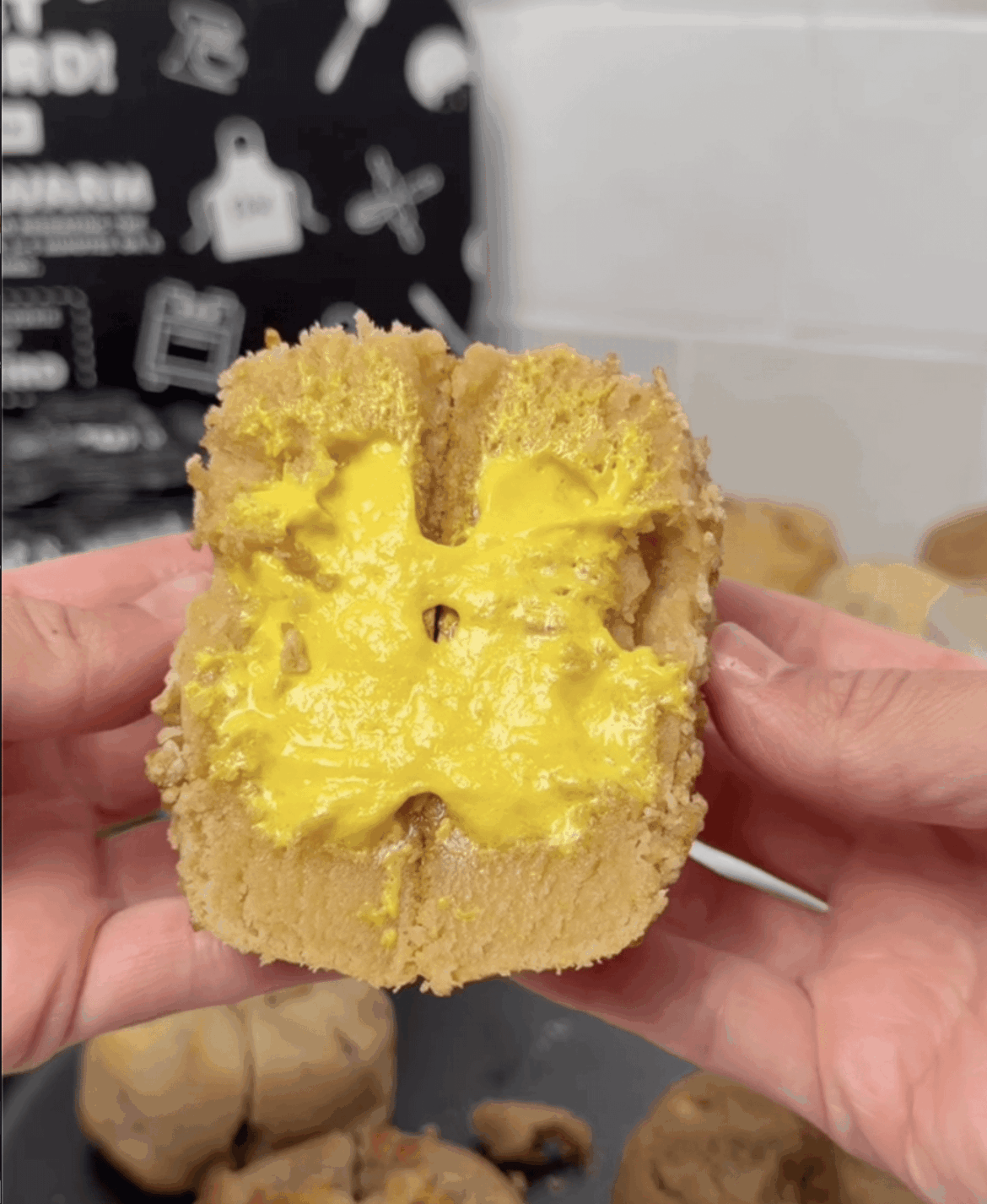 (OC) It's not MUSTARD. It's a sweet cornbread cookie stuffed with honey butter frosting and topped with crunchy, sugar-coated Honey Chex.