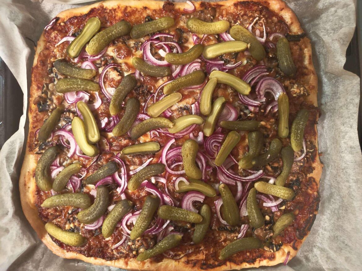 Went out of town for the day, Roommate said he'll cook pizza and then sent me this