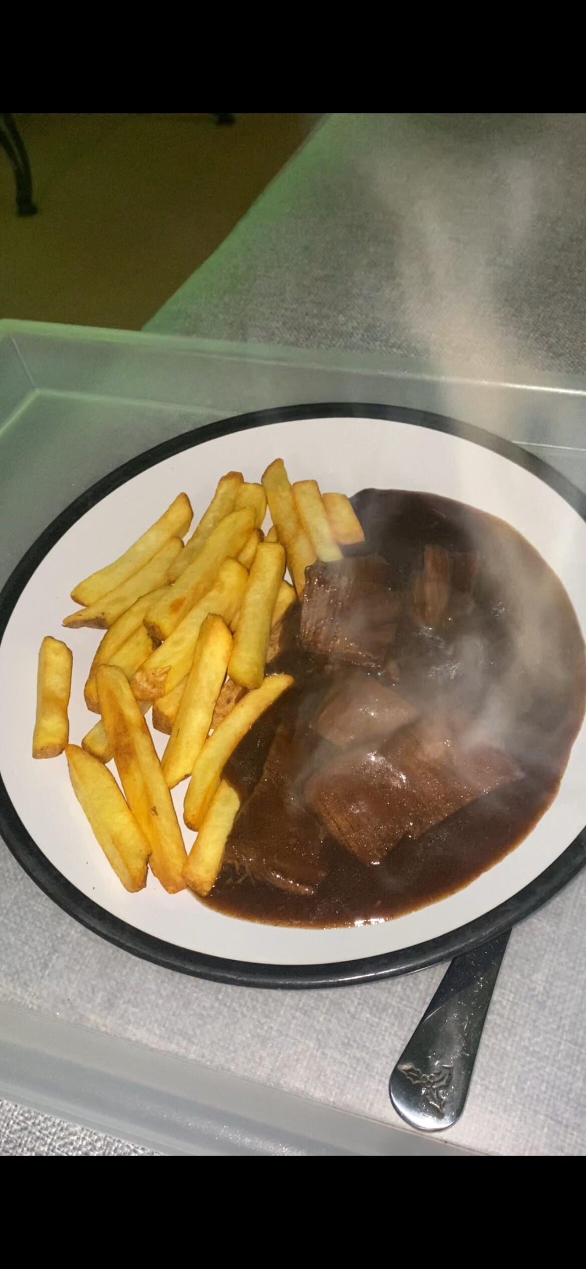 Supper, beef chips and red wine gravy 😋!
