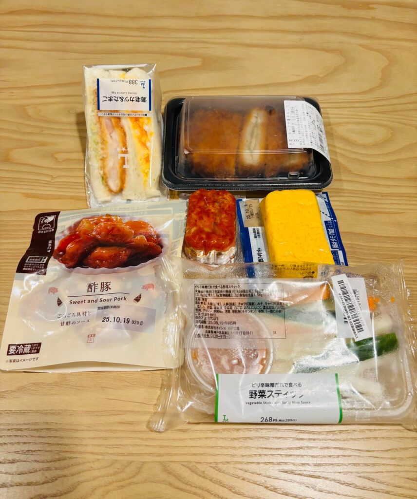 My breakfast from FamilyMart in Japan (what I bought and what I did)