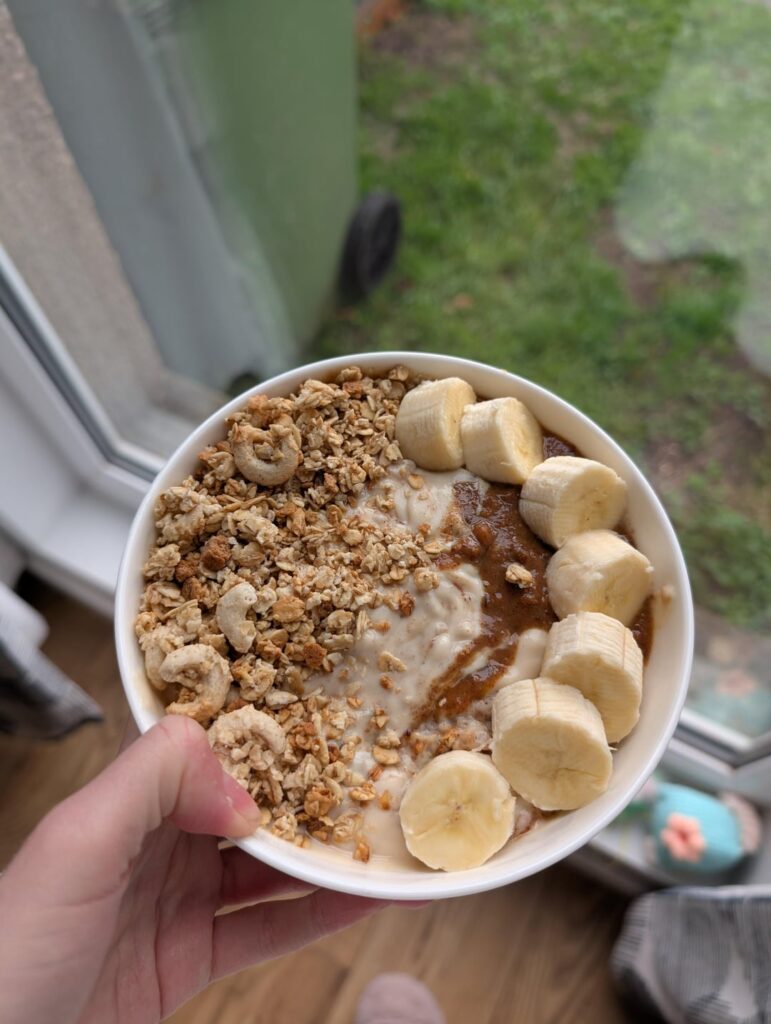 My date porridge with cinnamon