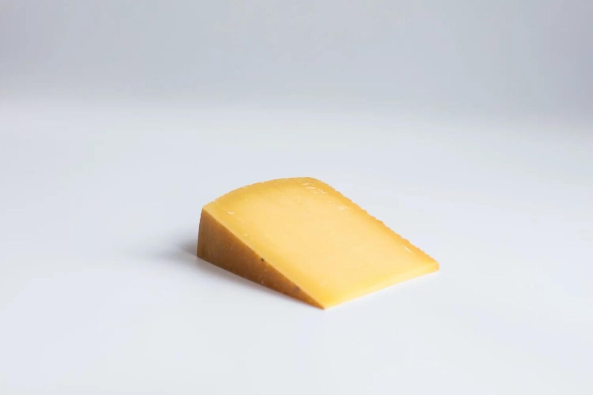 Day 1868 of posting images of cheese until I run out of cheese types: Hickory on the Hill