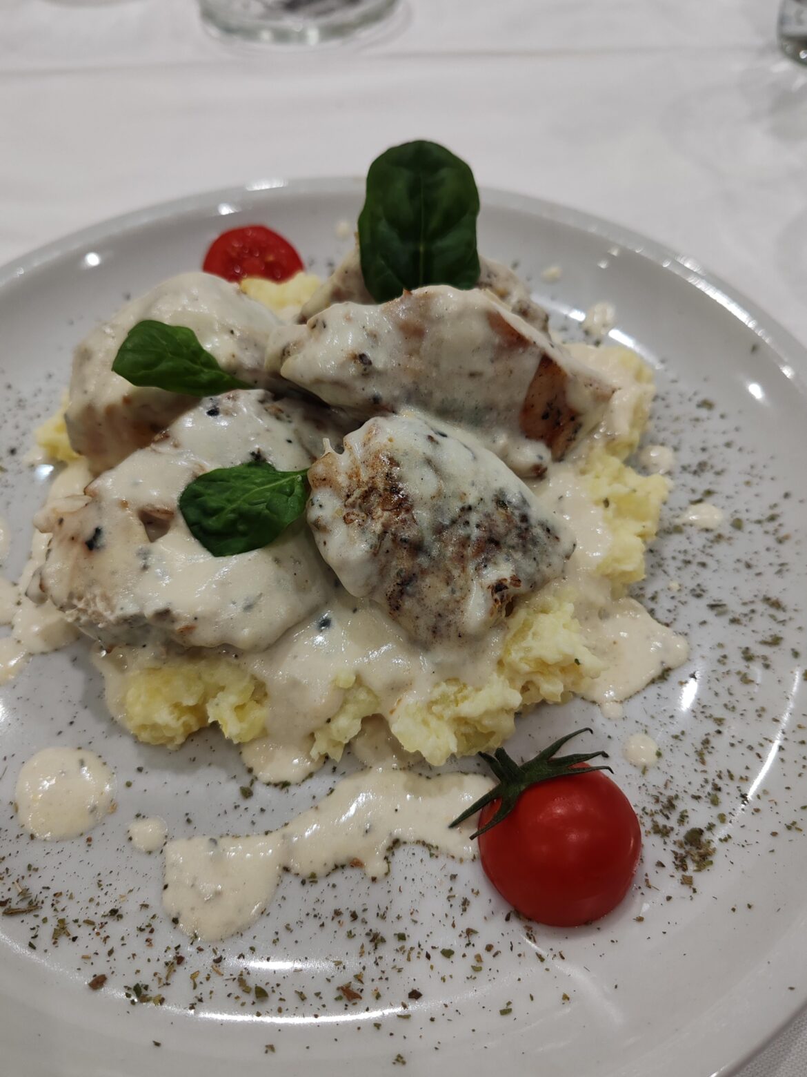 Grilled Turkey breast with gorgonzola sauce and cinnamon mashed potatoes