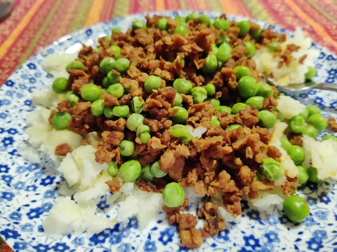 Lazy vegan deconstructed shepherd's pie