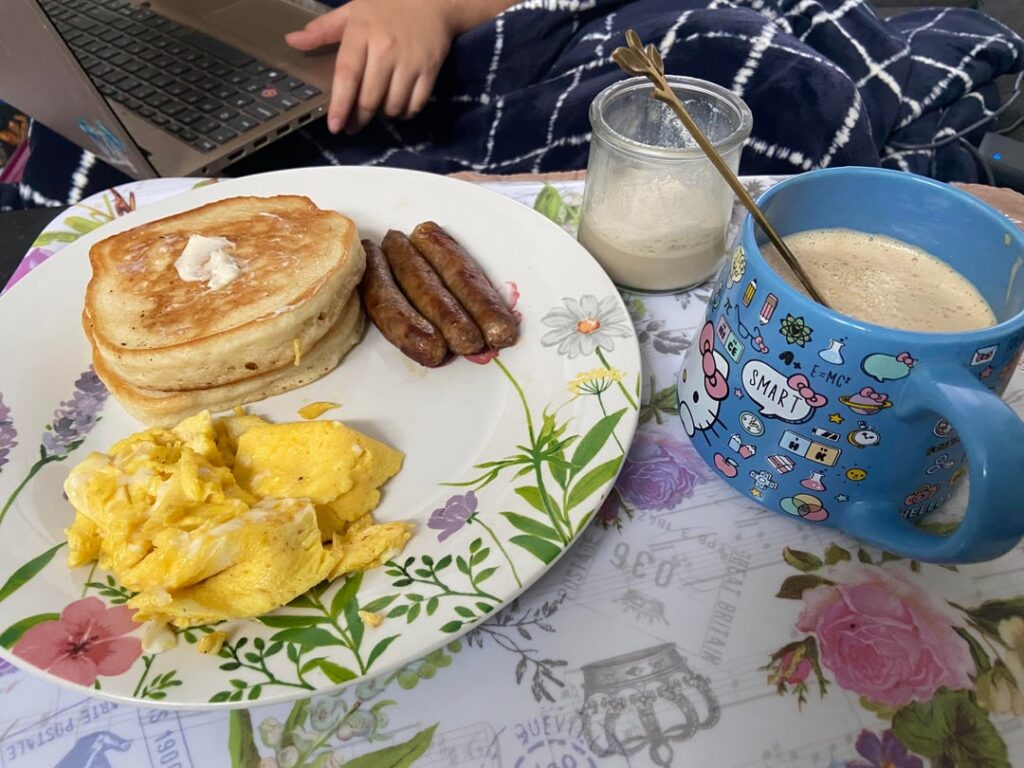 Simple breakfast with the kids. :)