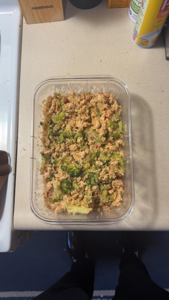 99/1 ground turkey salad/ bowl. 2.5-3lbs of food for 750 cals, 127g protein, 5g fats, and 17g fiber