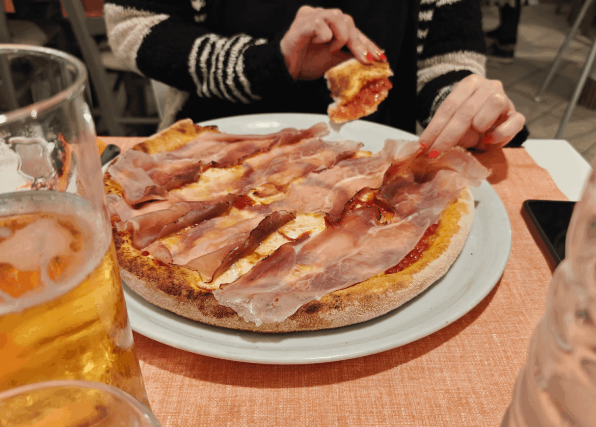 My gf eats the whole crust before the rest of the pizza.