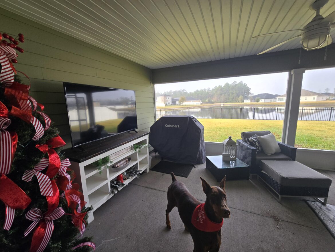 Pellet grill on screened linai?