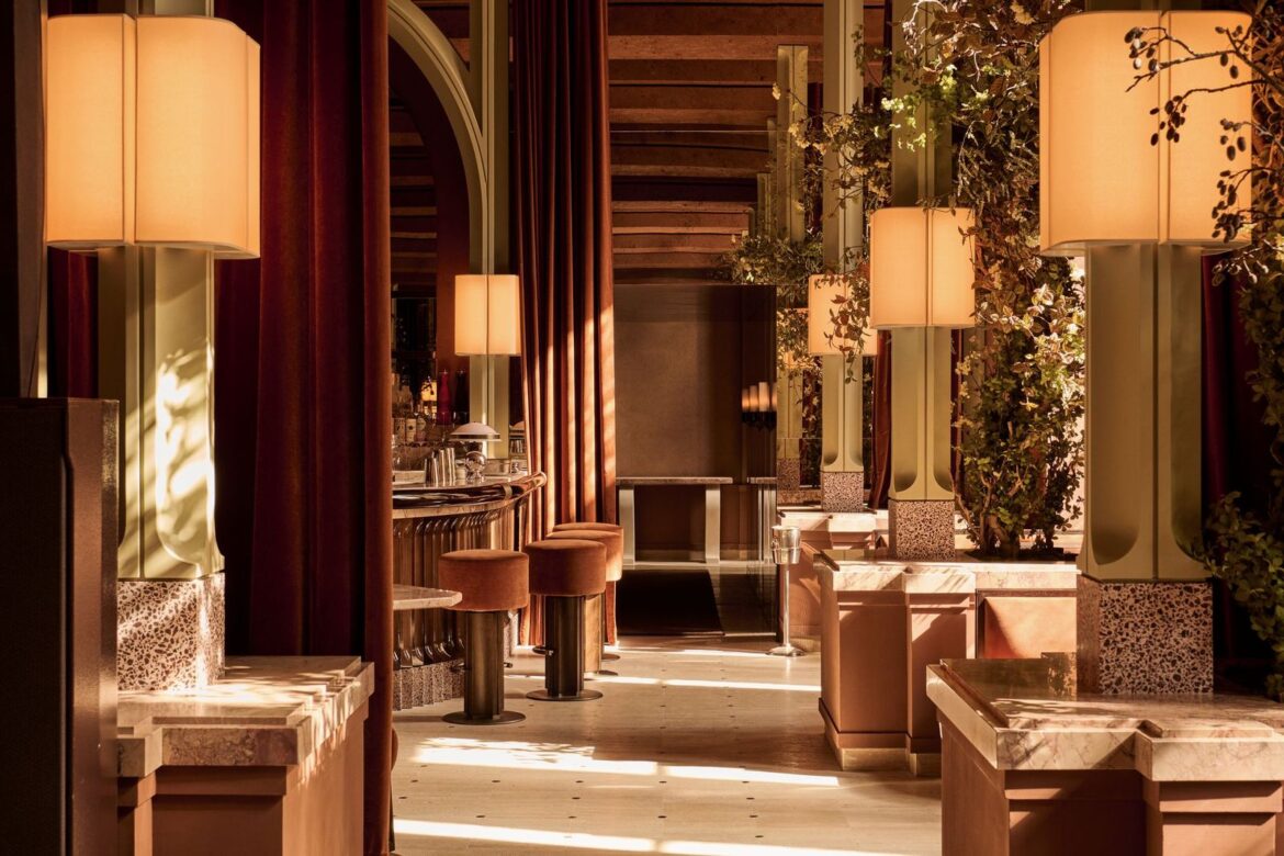 Cocktails at the Grand Café bar: the Parisian experience reinvented Cocktails at the Grand Café bar: the Parisian experience reinvented