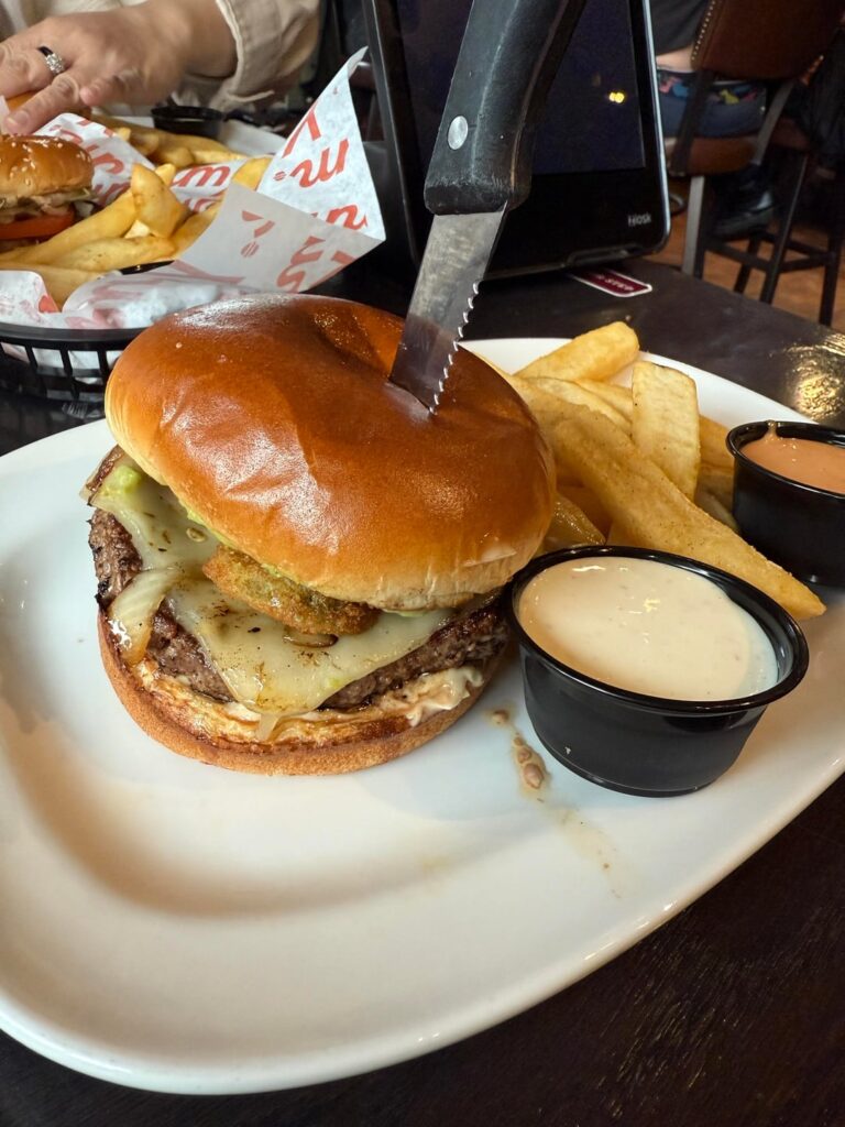 Any Red Robin fans on here ? Any Red Robin fans on here ?