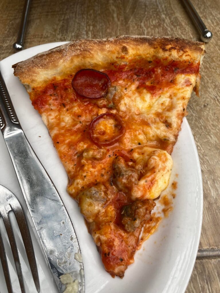 Roberts Pizza and Dough Co, Streeterville, Chicago, IL