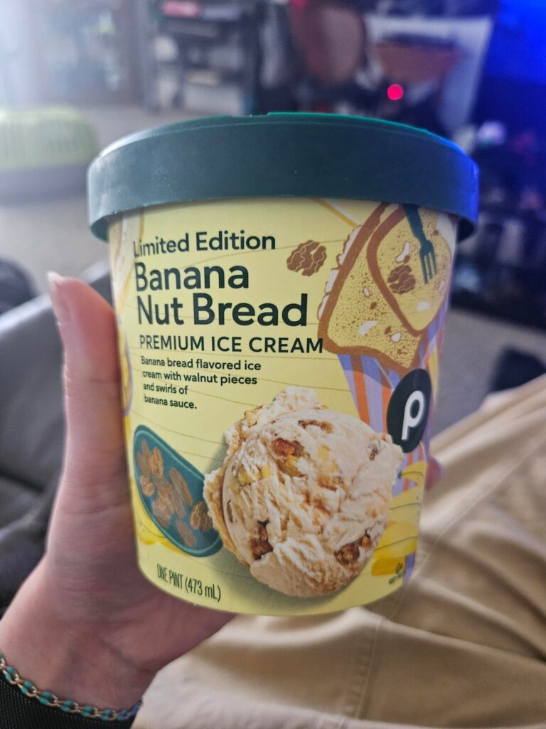 Ohh publix you've done it again. Banana nut bread