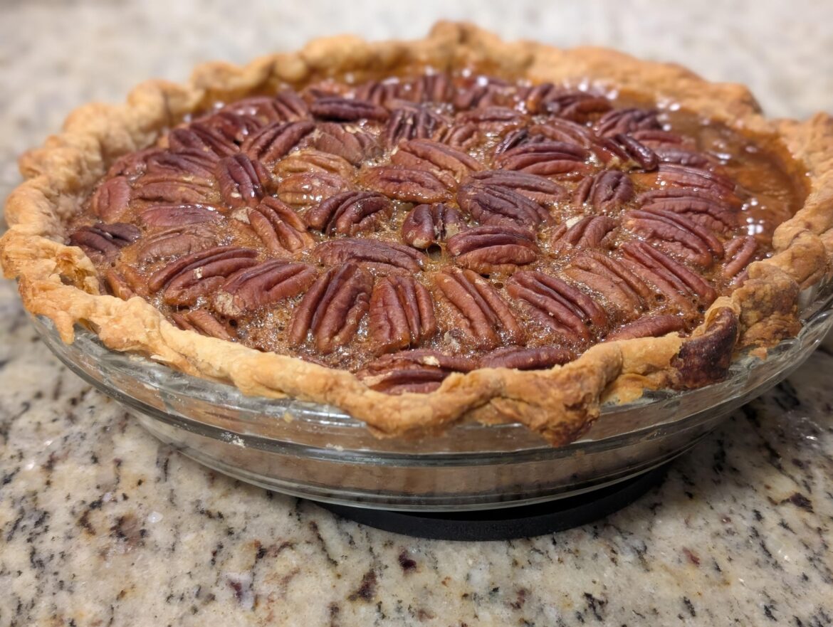 [Homemade] Pecan Pie with Caramel from scratch
