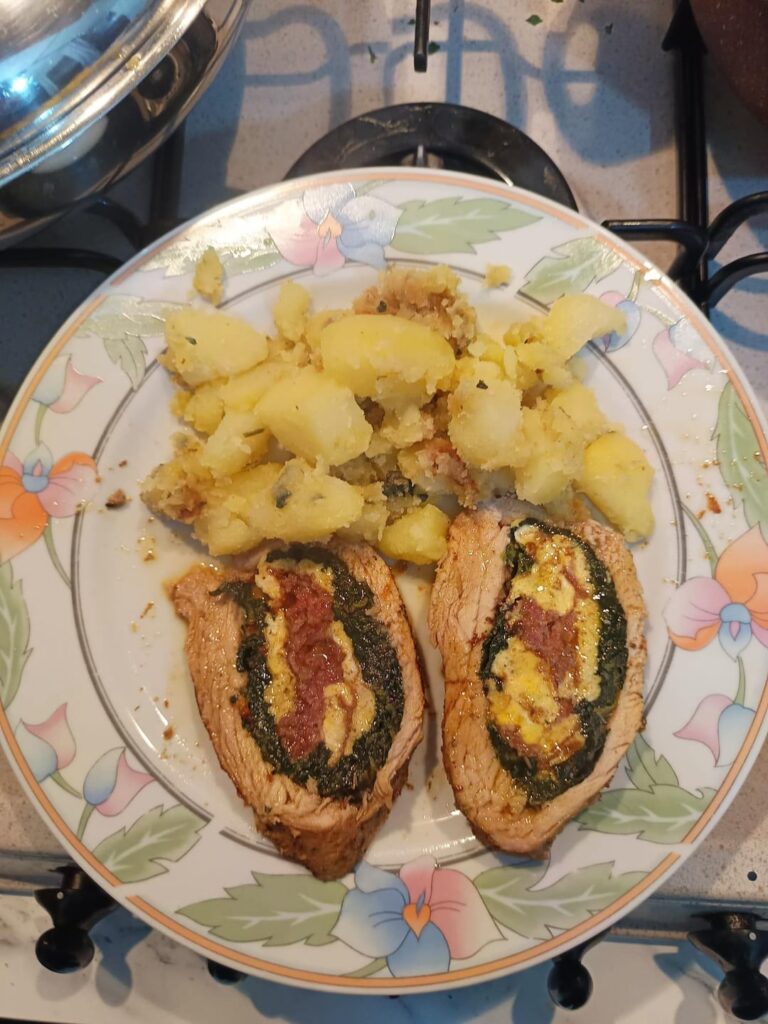 Italian "punta ripiena" (veal meat stuffed with spinach, omelette and sausage) served with boiled potatoes 😋