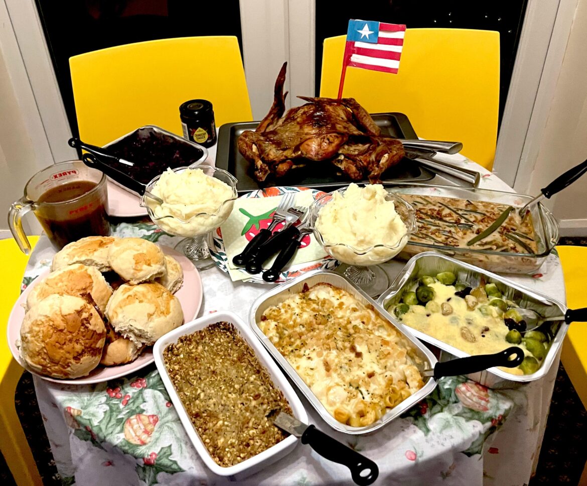 [homemade] My attempt at thanksgiving dinner as a Brit.