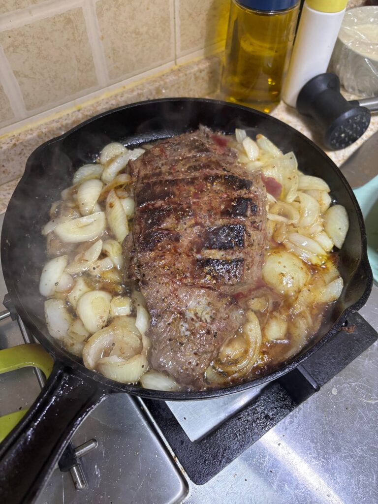 Lunch steak w caramelized onions