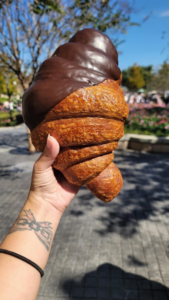 [i ate] Giant Chocolate Croissant at Epcot