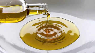 Olive oil vs vegetable oil for heart health: Which cooking oil is truly healthier