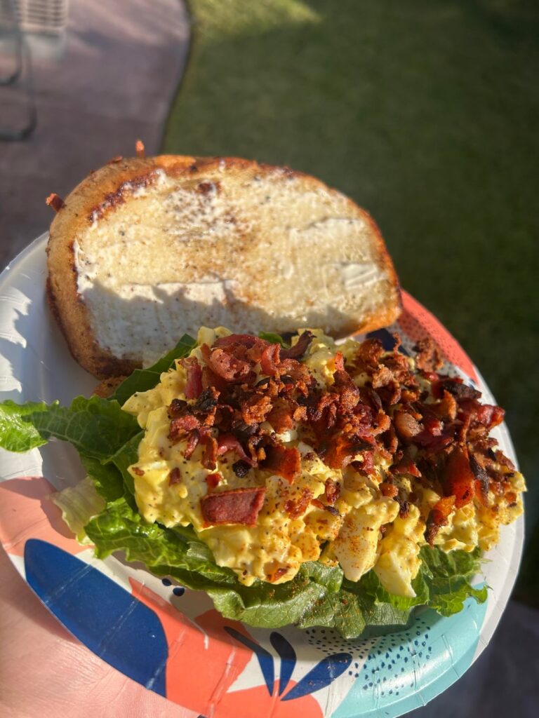 Eggs salad sangweeesh with some burnt bacon crumble