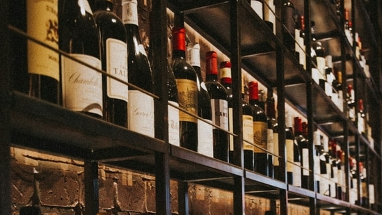 Red wine or white wine? Check out which one is healthier when it comes to cancer risk.(Unsplash)